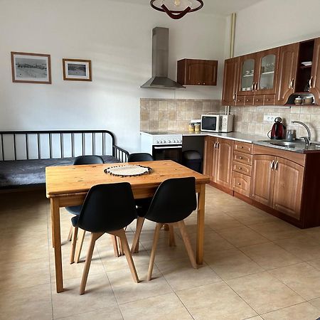 Apartman Aneta 노베 메스토 나 모라베 외부 사진
